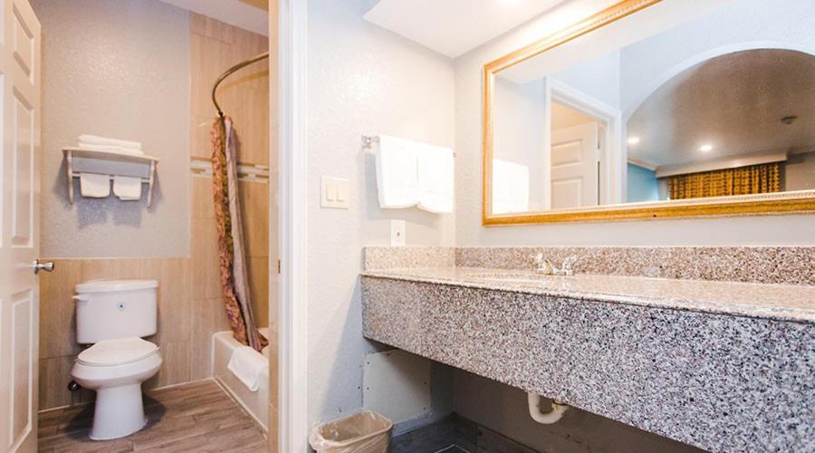 Executive Inn Bacliff Buitenkant foto